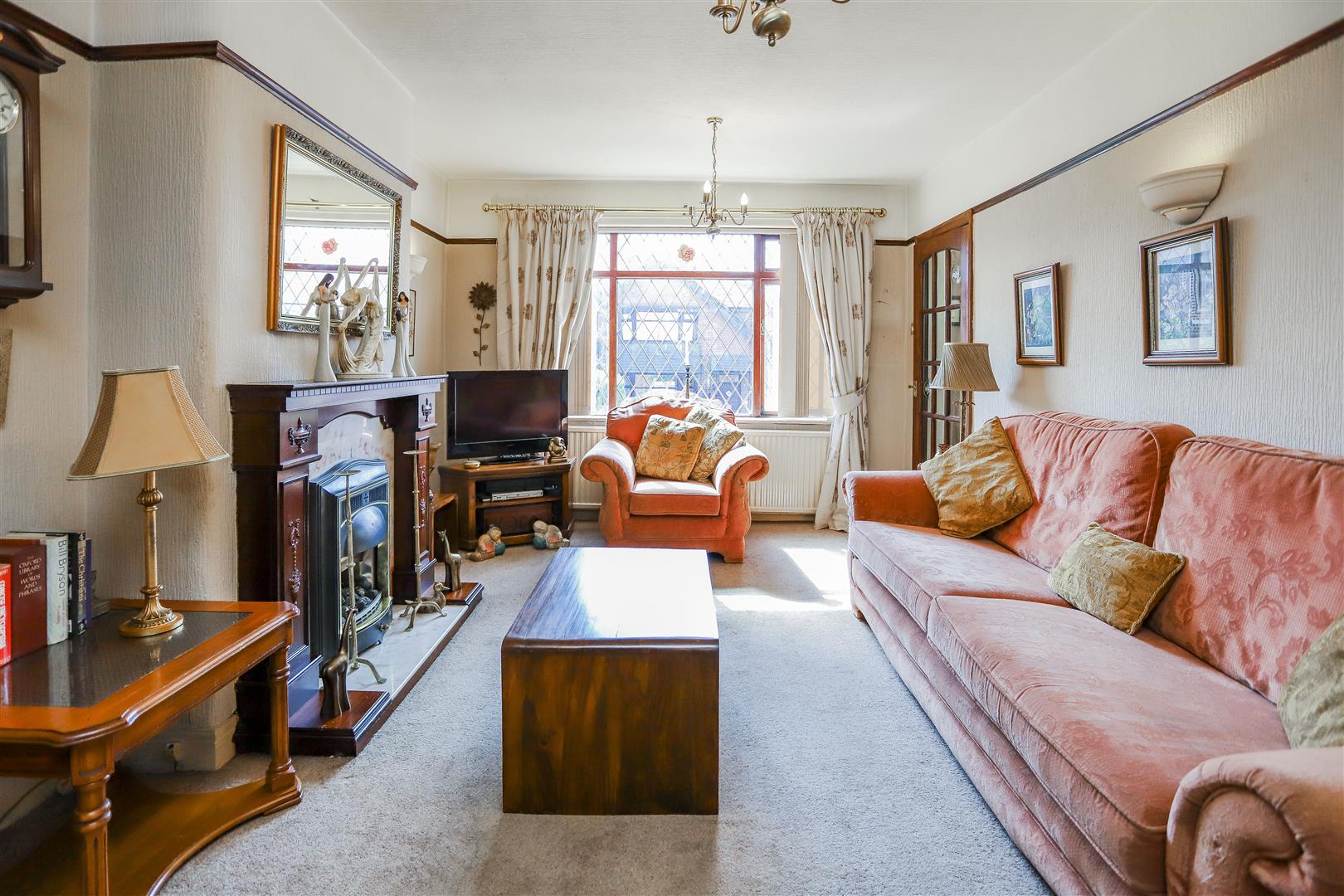3 Bed Semi-detached House For Sale - Main Image